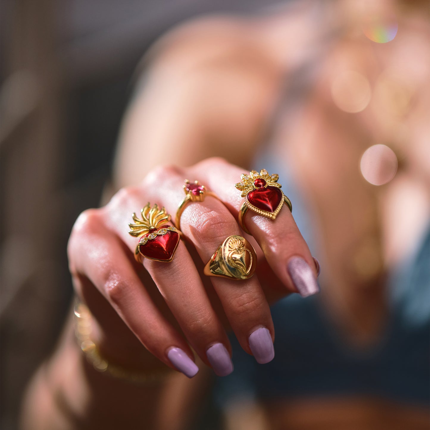 Anello Cuore Sacro / Ex Voto con smalto rosso e placcatura oro