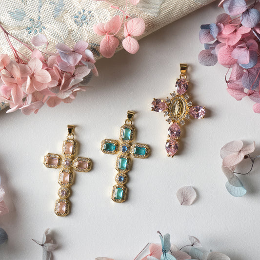 Collana con Croce colorata pendente grande, con Zirconia Cubica placcata in oro 18k