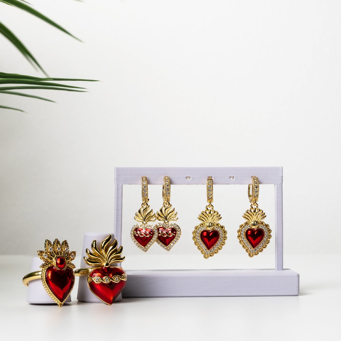 Anello Cuore Sacro / Ex Voto con smalto rosso e placcatura oro
