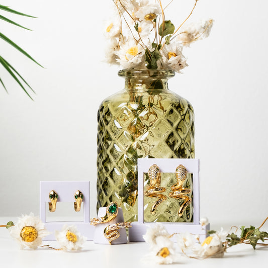 Orecchini a cerchio con Serpente, con Zirconia Cubica verde placcati in oro 18k