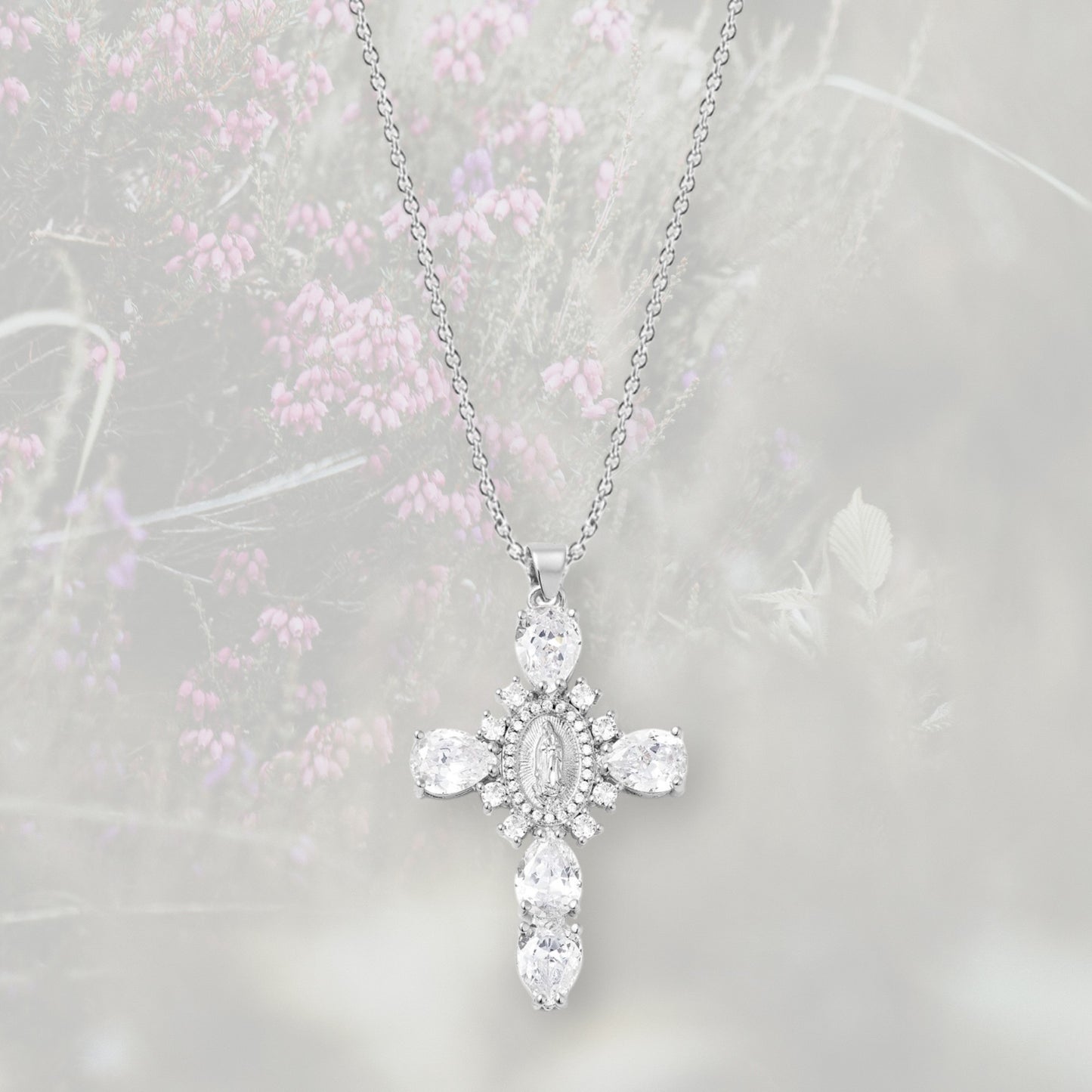 Collana con Croce pendente misura grande, con Zirconia Cubica placcata in oro o platino