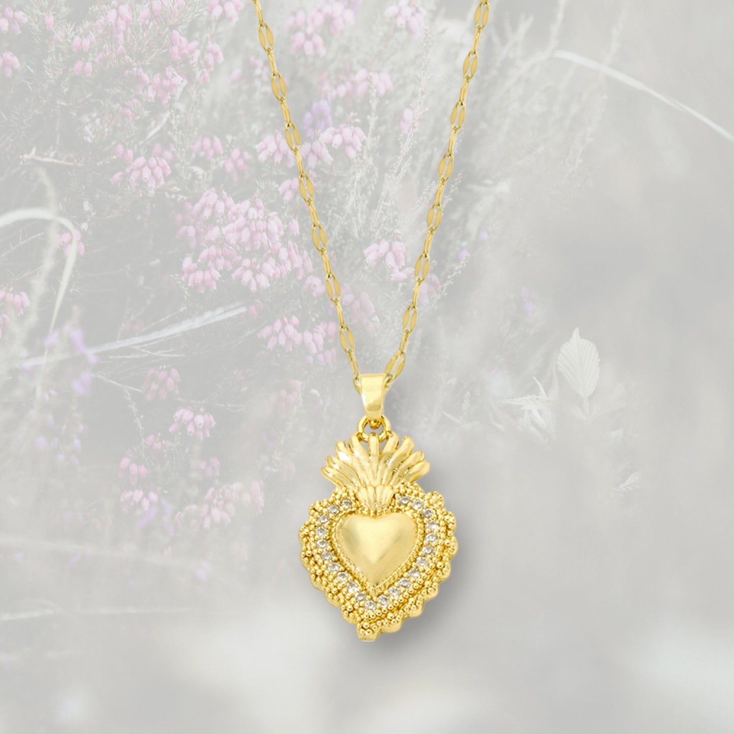 Collana pendente Cuore Sacro / Ex Voto placcata in oro con contorno in Zirconia Cubica
