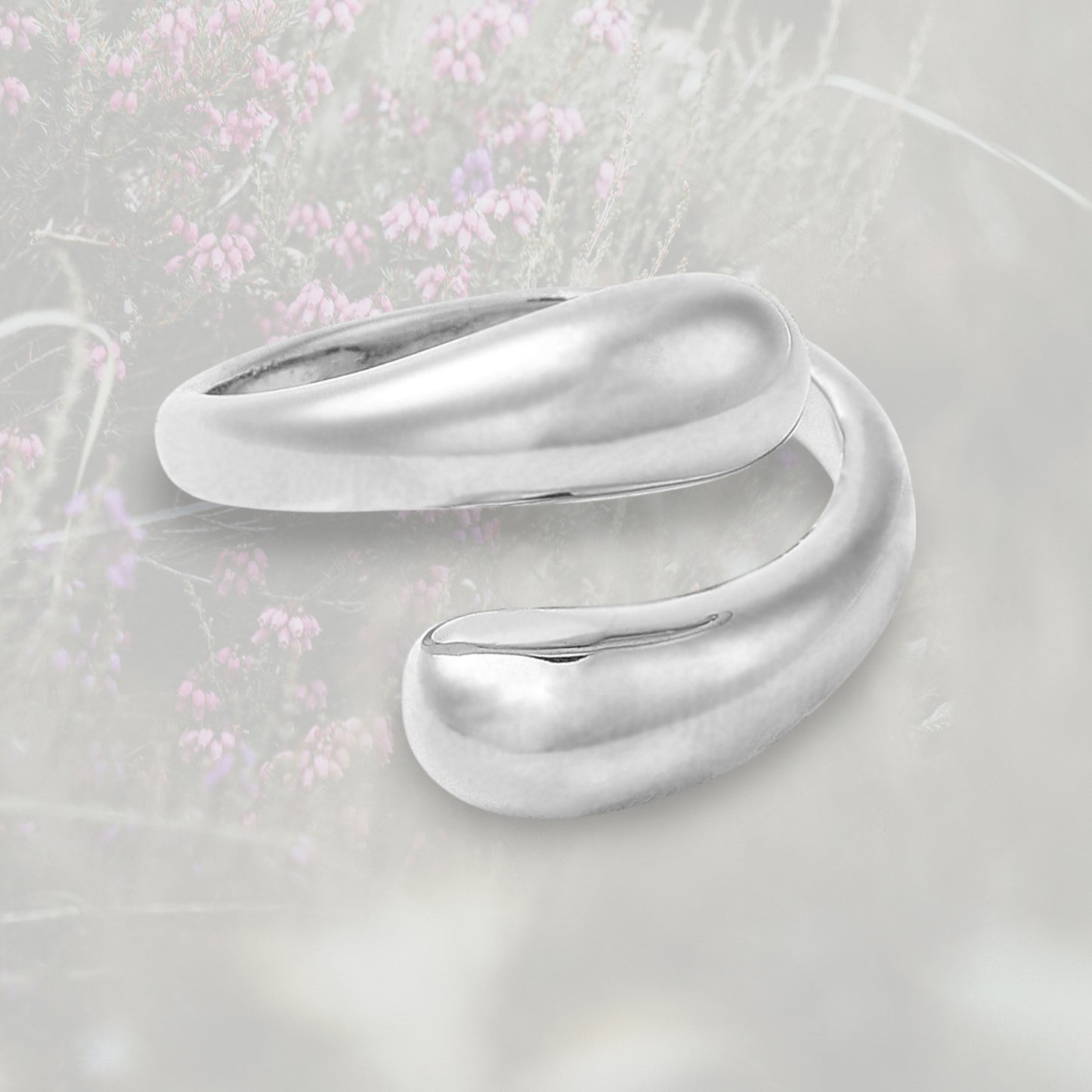 Anello Goccia bombato contrariè, placcato in oro o platino