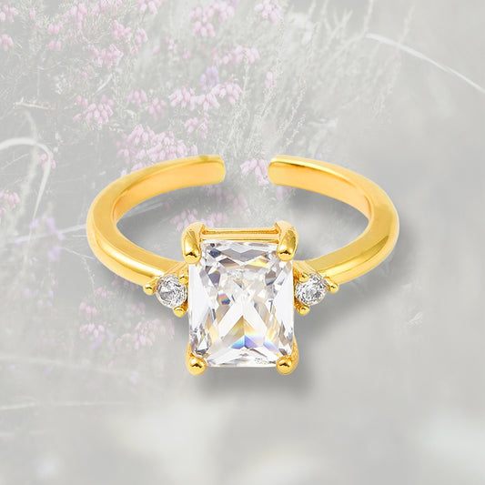 Anello solitario con centrale di Zirconia Cubica taglio smeraldo, placcato oro 18k