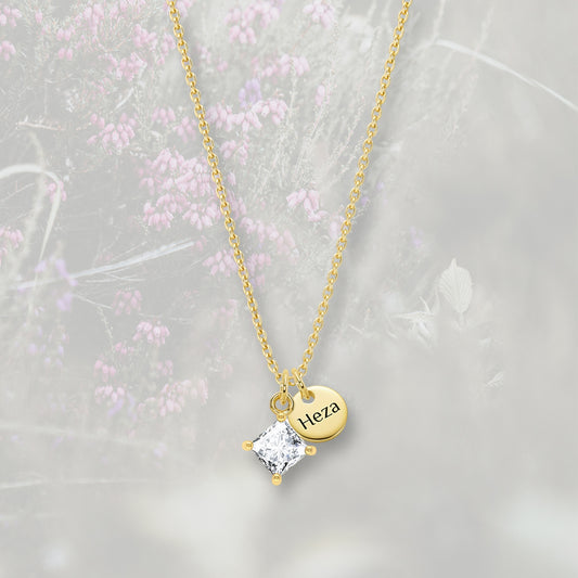 Collana con ciondolino in Zirconia Cubica taglio princess e tag con logo, placcata in oro 18k