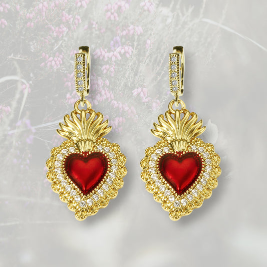 Orecchini a cerchietto con Cuore Sacro / Ex Voto placcati in oro e smalto rosso con contorno in Zirconia Cubica