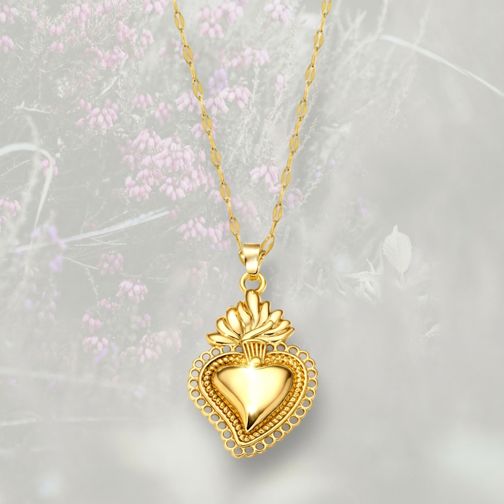 Collana pendente Cuore Sacro / Ex Voto placcata in oro 18k liscio e contorno traforato