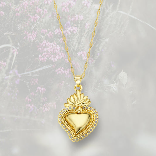 Collana pendente Cuore Sacro / Ex Voto placcata in oro liscio e contorno traforato
