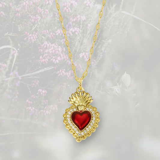 Collana pendente Cuore Sacro / Ex Voto placcata in oro e smalto rosso con contorno in Zirconia Cubica