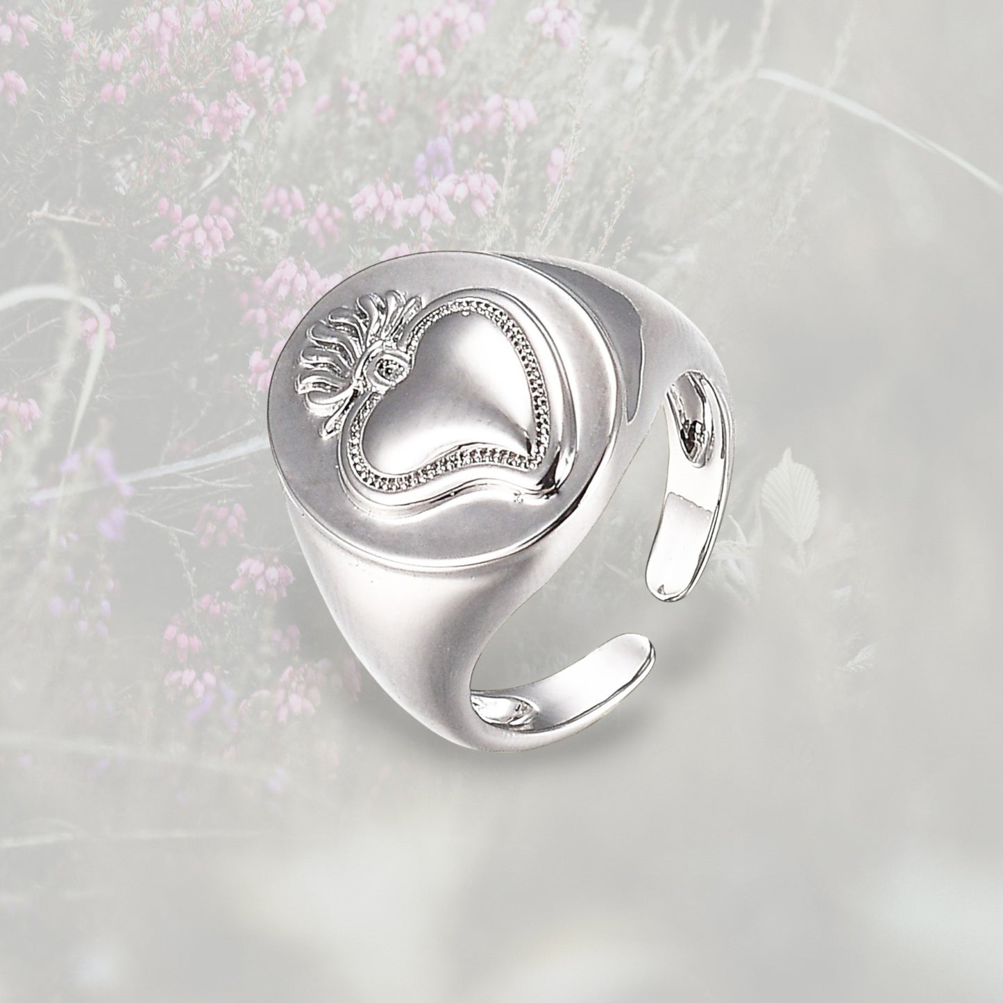 Anello Sigillo con Cuore Sacro / Ex Voto placcato in oro o platino