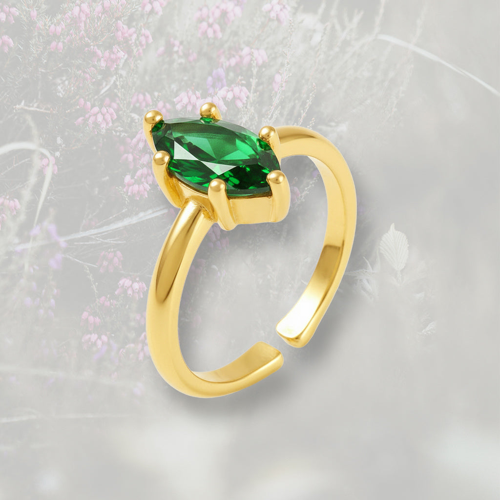 Anello solitario con centrale di Zirconia Cubica taglio marquise, placcato oro 18k