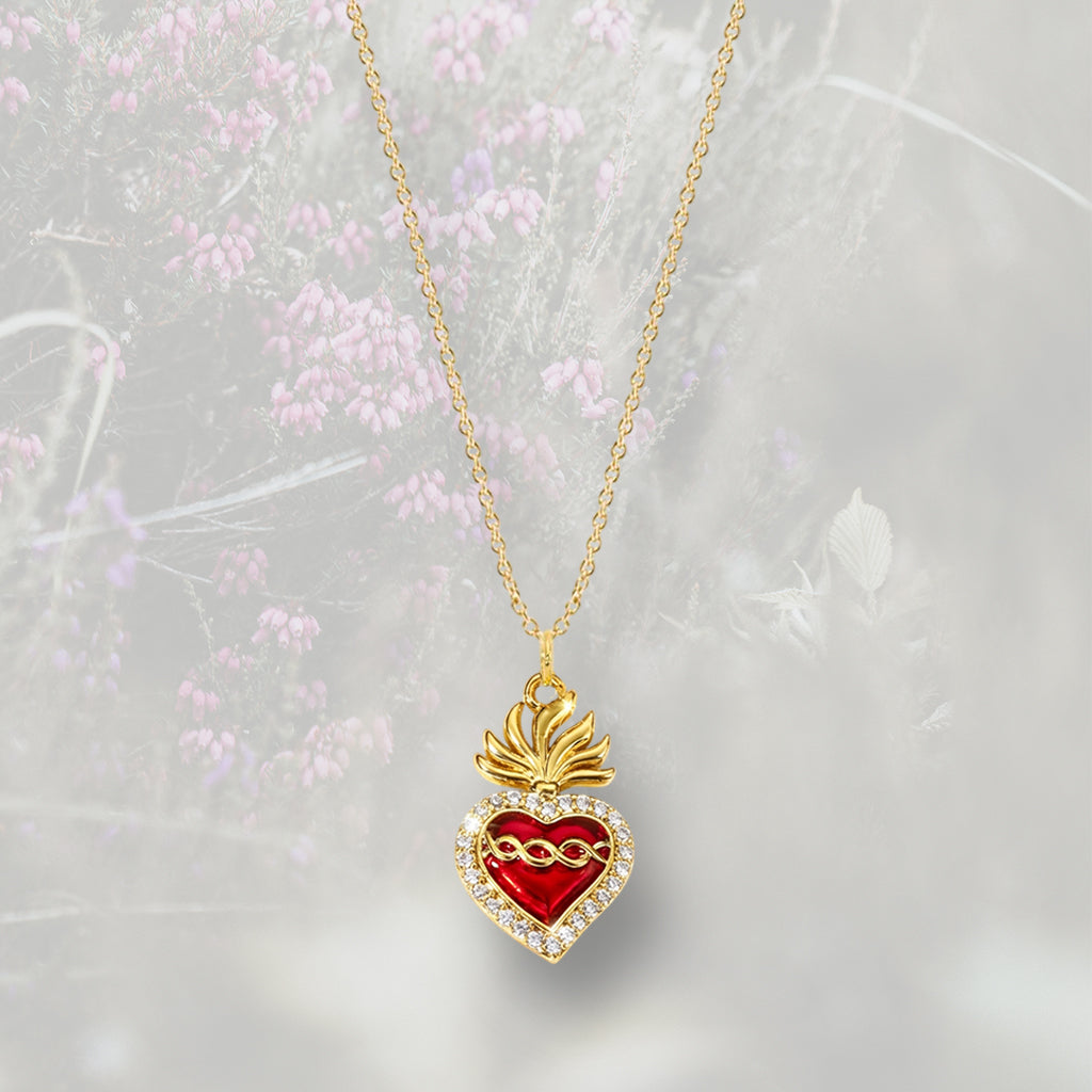 Collana con ciondolino Cuore Sacro / Ex Voto placcata in oro 18k e smalto rosso con contorno in Zirconia Cubica