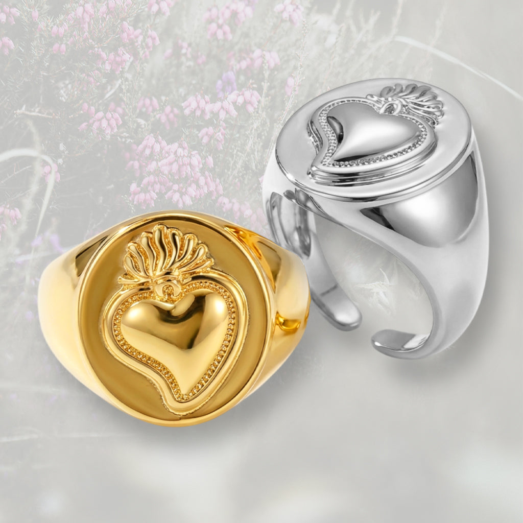 Anello Sigillo con Cuore Sacro / Ex Voto placcato in oro 18k o platino