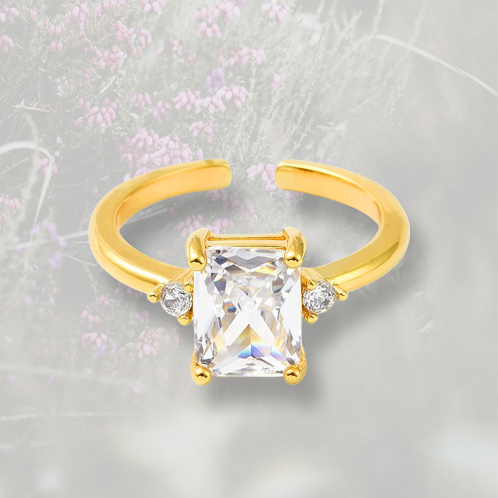 Anello solitario con centrale di Zirconia Cubica taglio smeraldo, placcato oro 18k